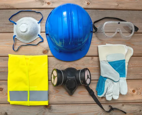 Equipo de protección personal (EPP), casco, guantes y más esencial para entender ¿Por qué la seguridad industrial es vital en una obra?