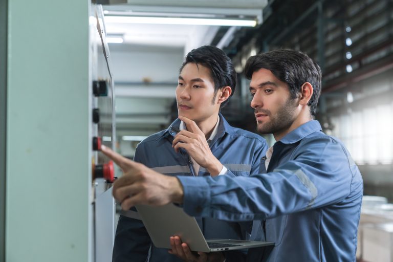Personal técnico especializado en un proyecto de construcción